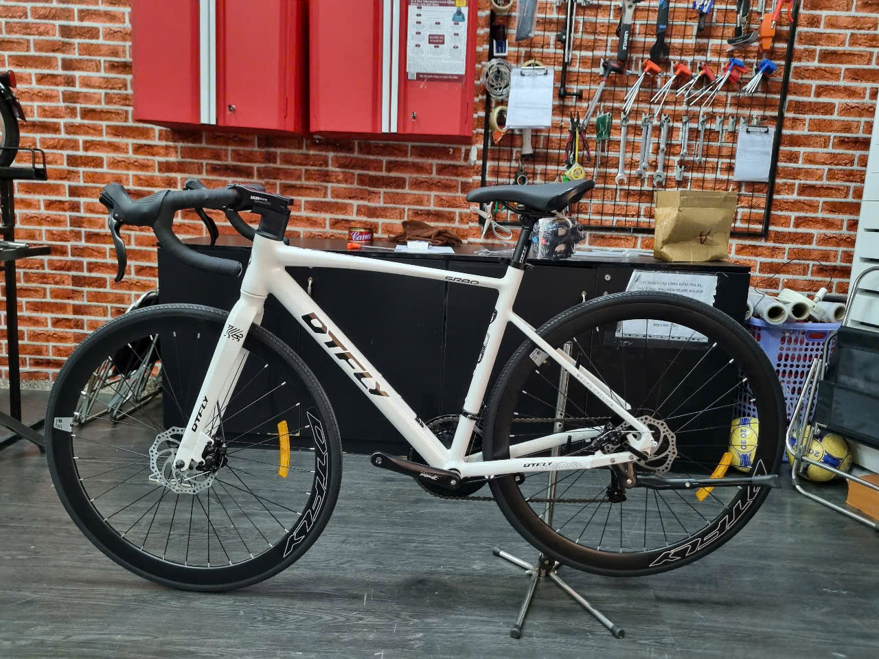 Xe đạp đua khung nhôm DTFLY SR80