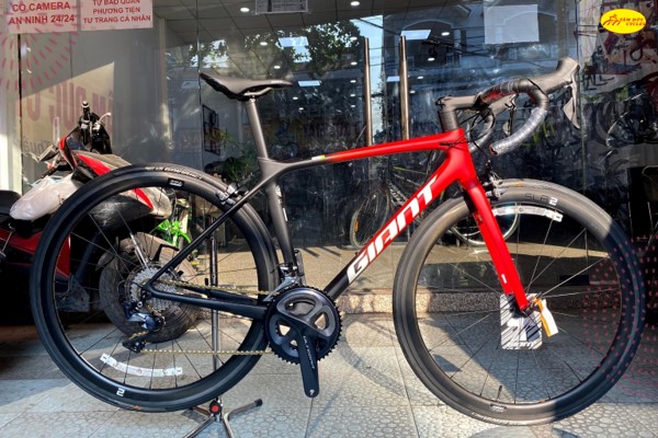 XE ĐẠP ĐUA GIANT TCR ADV PRO 1 2022