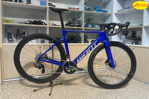 GIANT 2024 PROPEL ADV 1