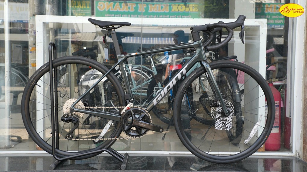 XE ĐẠP GIANT TCR ADV 1 MẪU MỚI 2025