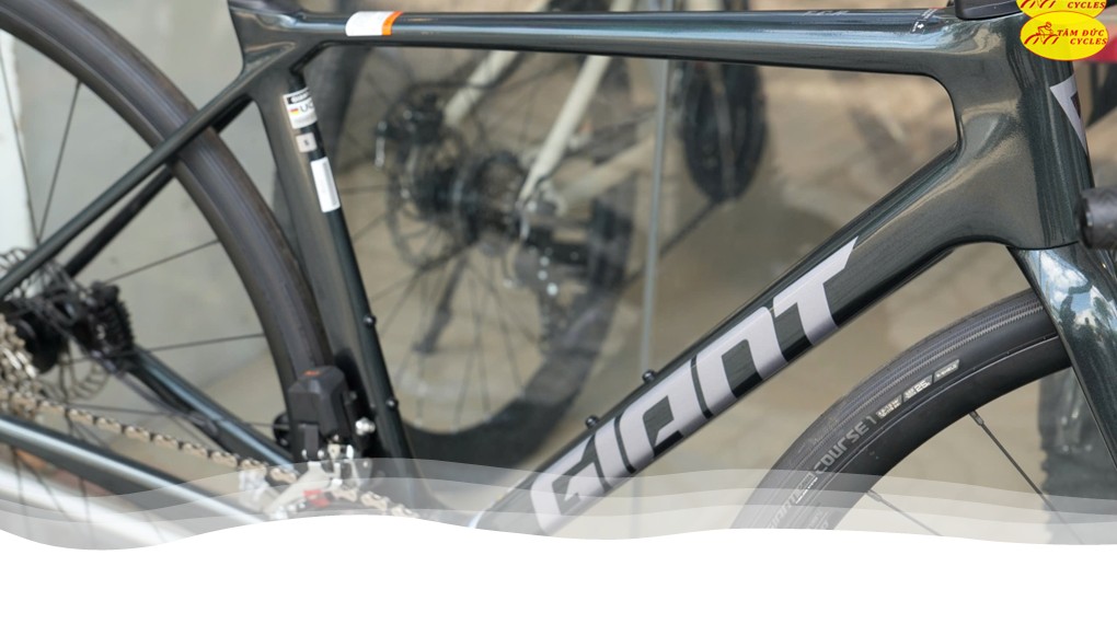 Những điểm nổi bật trên Giant TCR ADV 1 2025