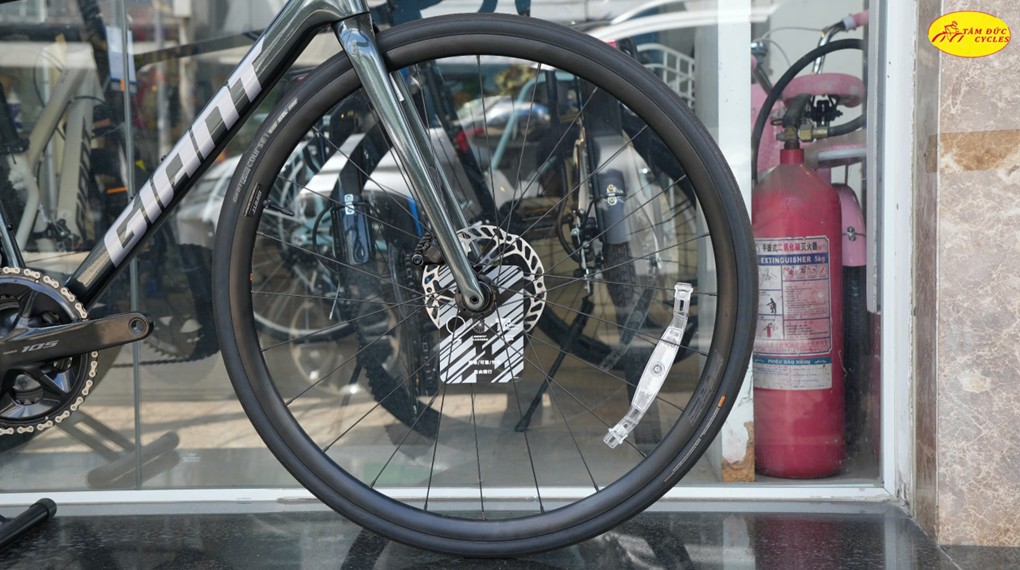 XE ĐẠP GIANT TCR ADV 1 MẪU MỚI 2025