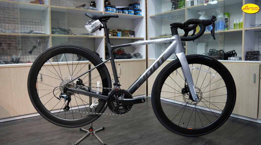 XE ĐẠP ĐUA GIANT PCR LCD 1 2026