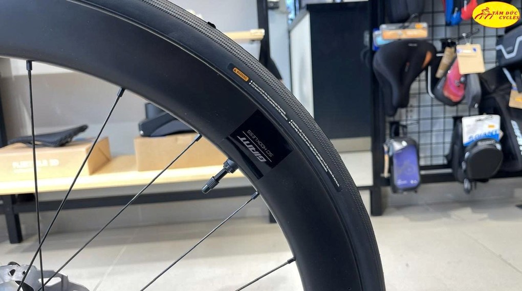 XE ĐẠP ĐUA LIV ENVILIV ADV 1 2025