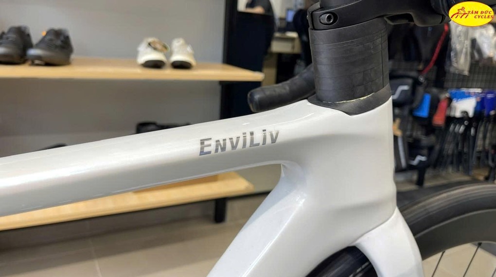 XE ĐẠP ĐUA LIV ENVILIV ADV 1 2025