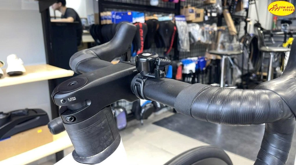 XE ĐẠP ĐUA LIV ENVILIV ADV 1 2025