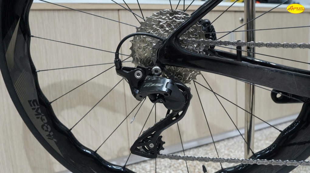 XE ĐẠP ĐUA MAKELEN SPECTRE FULL CARBON