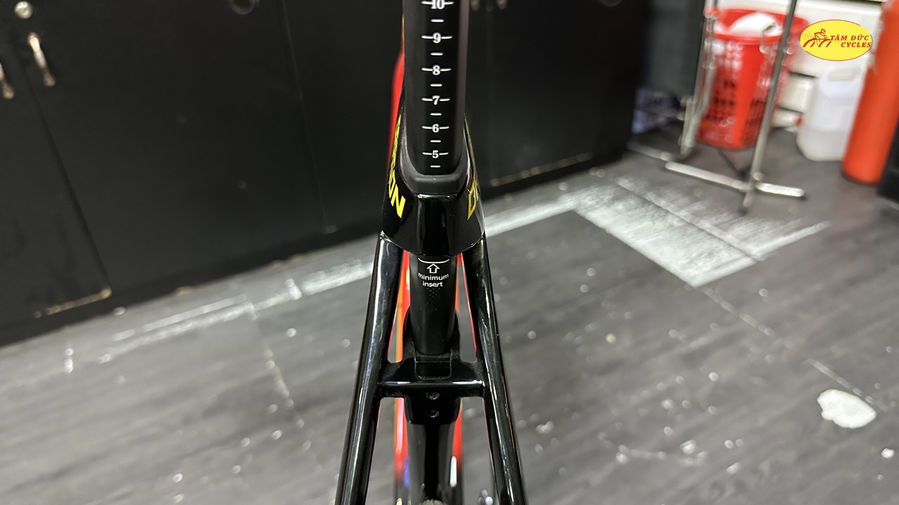 XE ĐẠP ĐUA NESTO DRAGON FAST