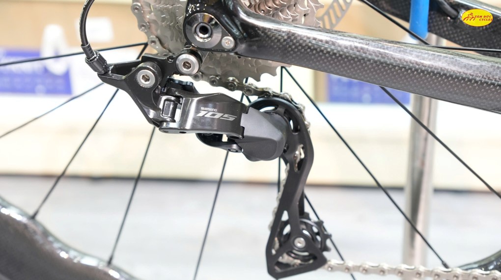 twitter cyclone vành lượn sóng vân carbon 3K
