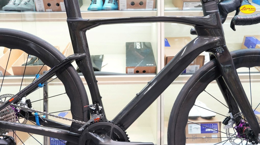 twitter cyclone vành lượn sóng vân carbon 3K