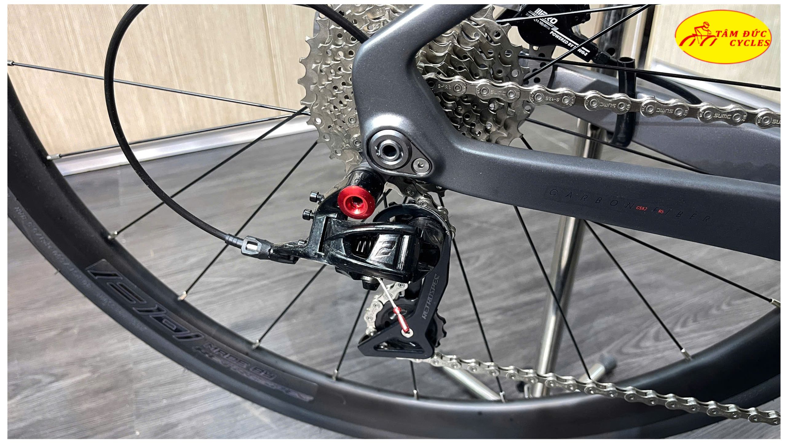 XE ĐẠP ĐUA TWITTER R5 RS24 ĐẦU CÁ MẬP CARBON