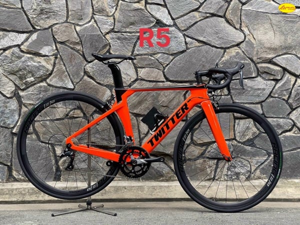 Xe đạp đua Twitter R5 Restrospec