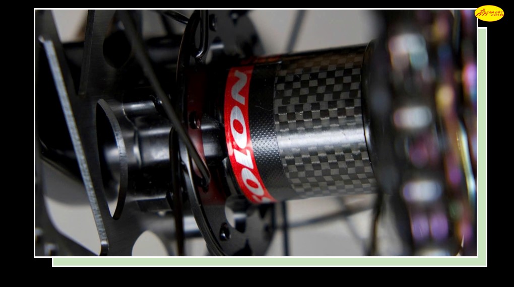 twitter r5 tay lái ngang gật gù