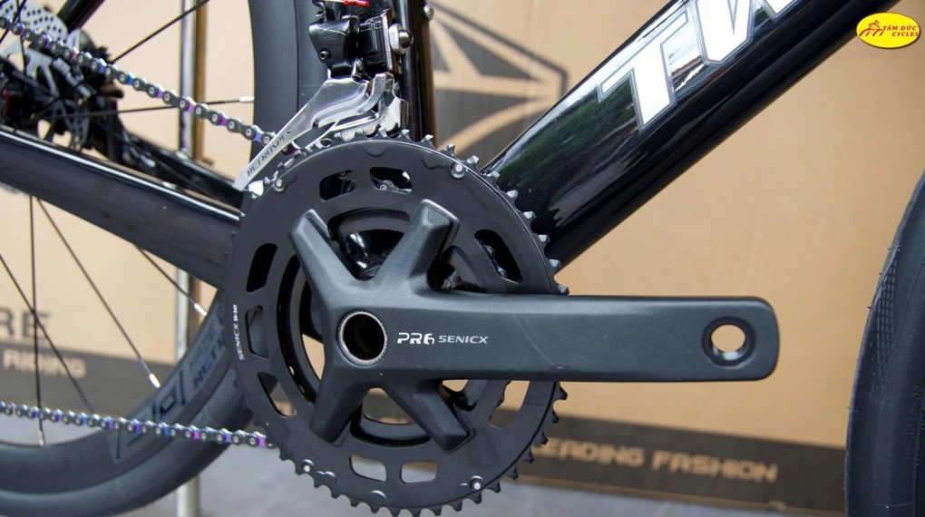 twitter r5 tay lái ngang gật gù