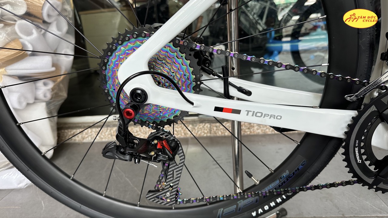 Twitter T10 tay ngang carbon Retrospec