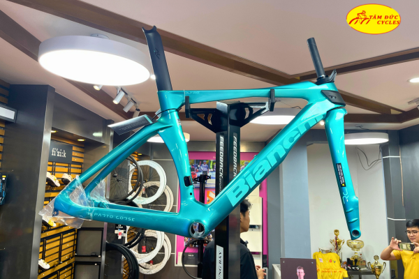 KHUNG ROAD BIANCHI OLTRE PRO RC 2025 DISC